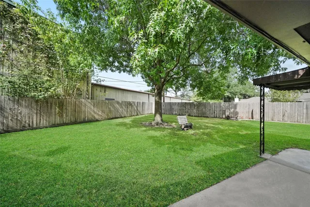 $2,500 | 1319 Spillers Lane, Houston, TX 77043