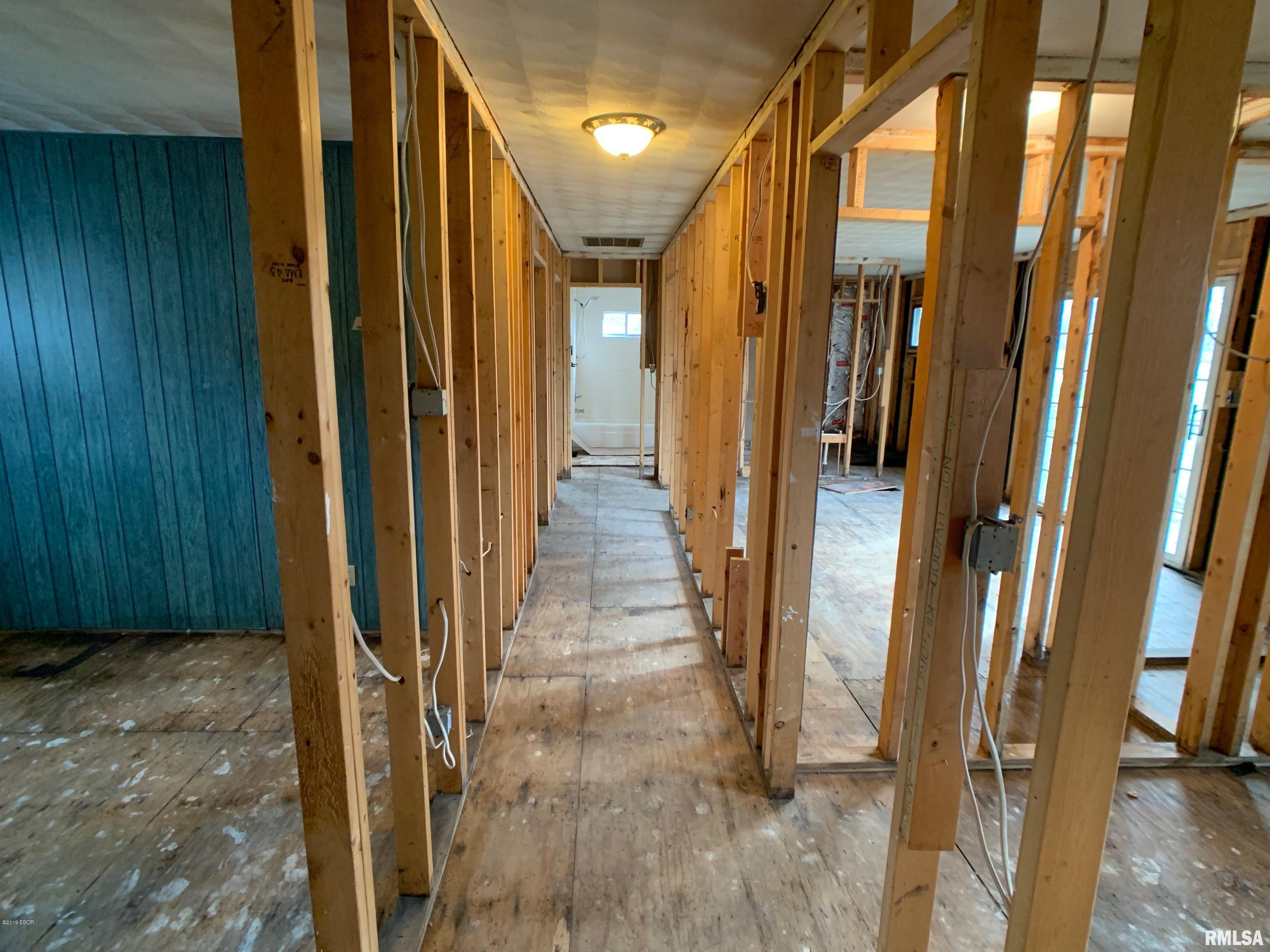 2410 Old Broughton Road Eldorado, IL 62930 - Photo 8 of 18 Gallery Image 8