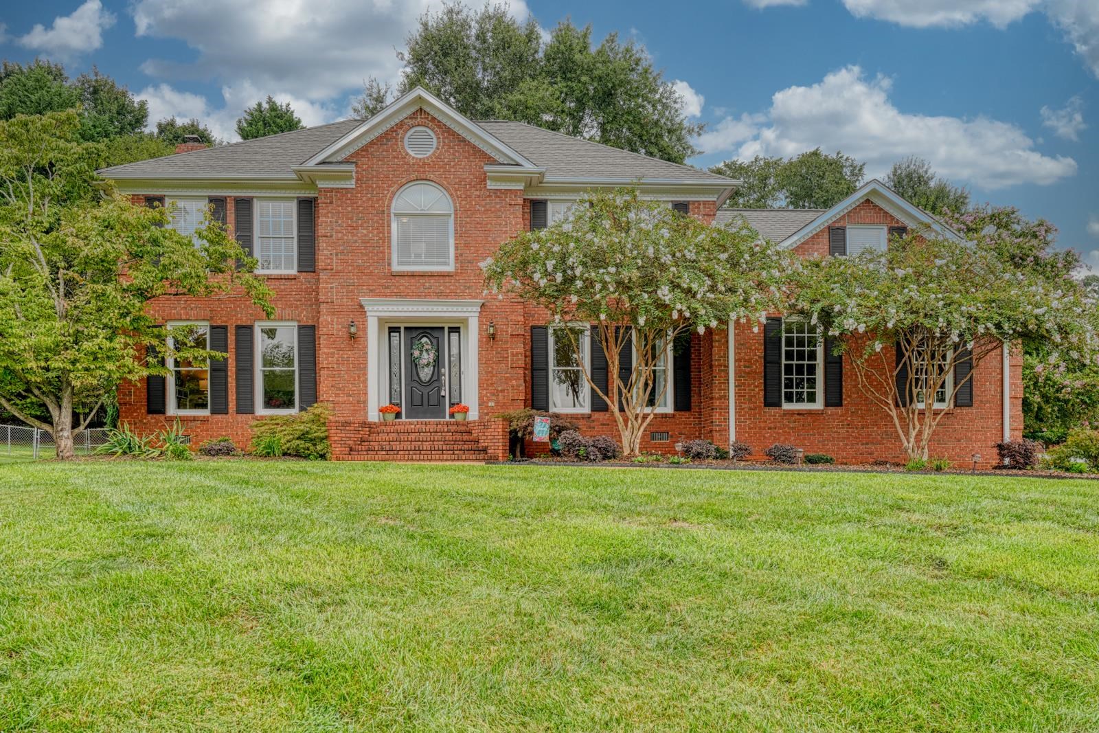 225 West Killarney Lake Moore, SC 29369 - Photo 2 of 50