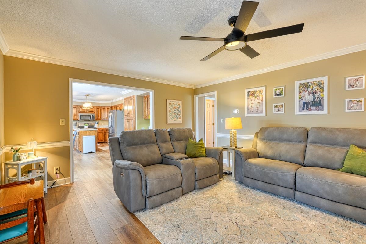 225 West Killarney Lake Moore, SC 29369 - Photo 8 of 50