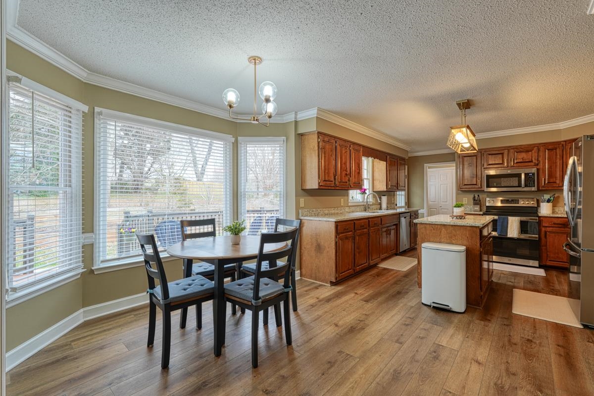 225 West Killarney Lake Moore, SC 29369 - Photo 9 of 50