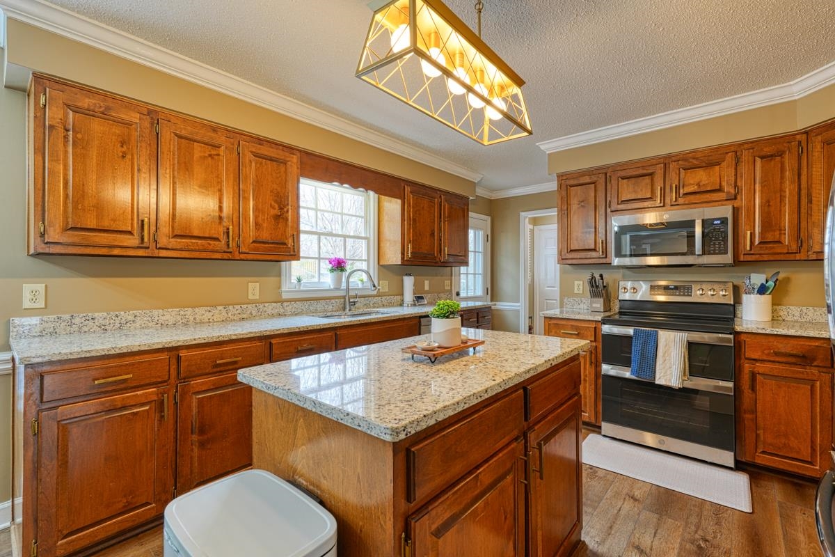 225 West Killarney Lake Moore, SC 29369 - Photo 10 of 50