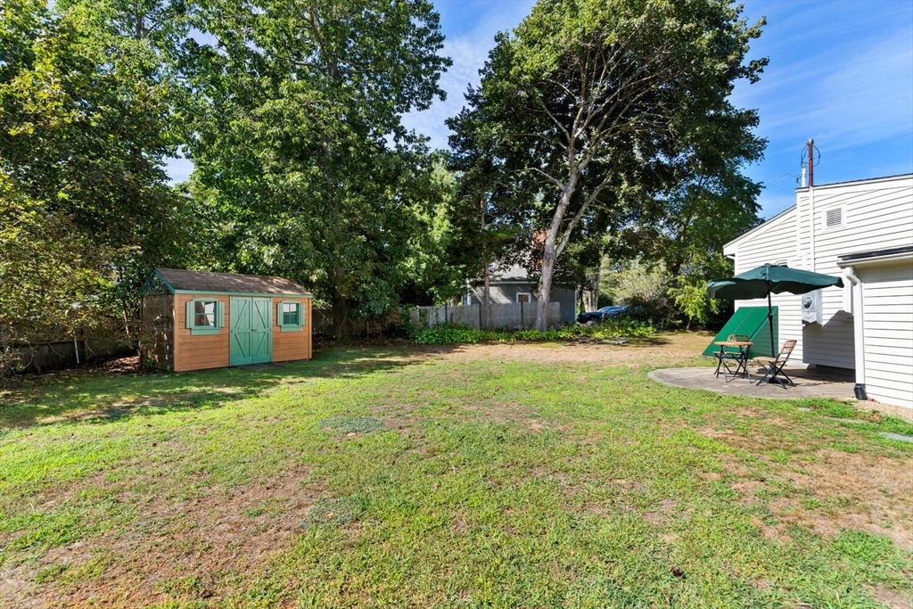 34 Knowlton Street Hamilton, MA 01982 - Photo 18 of 19 Gallery Image 18