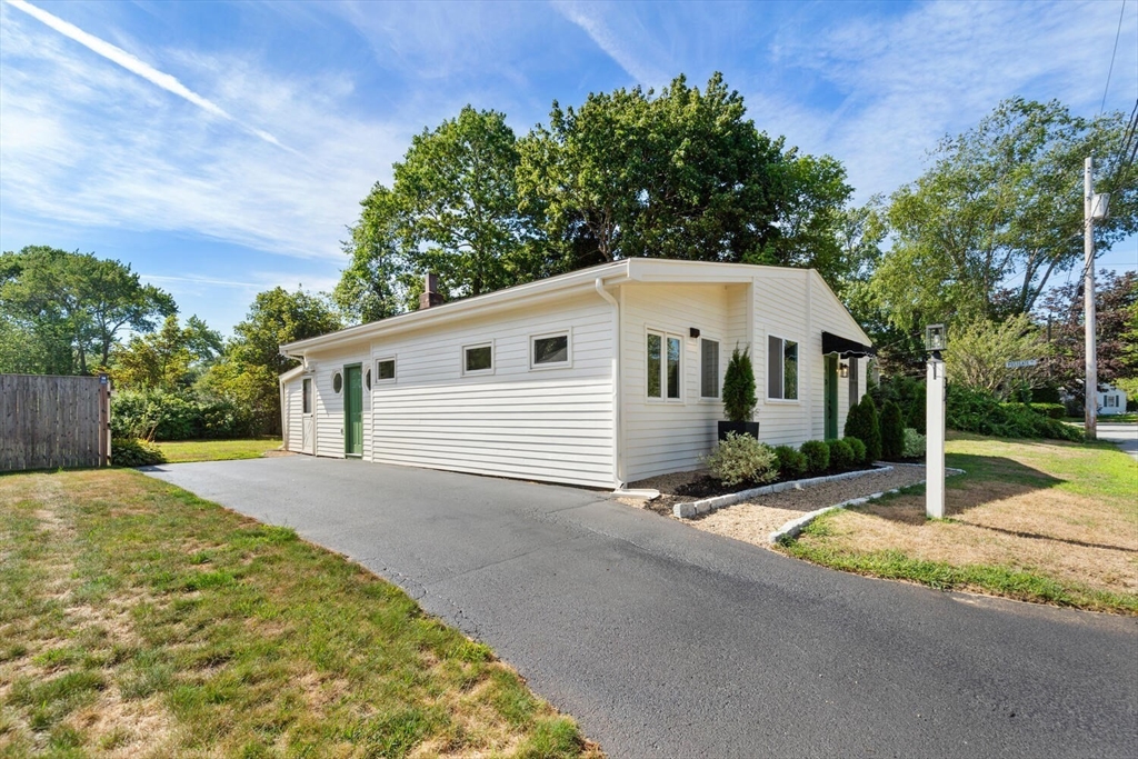 34 Knowlton Street Hamilton, MA 01982 - Photo 4 of 19 Gallery Image 4