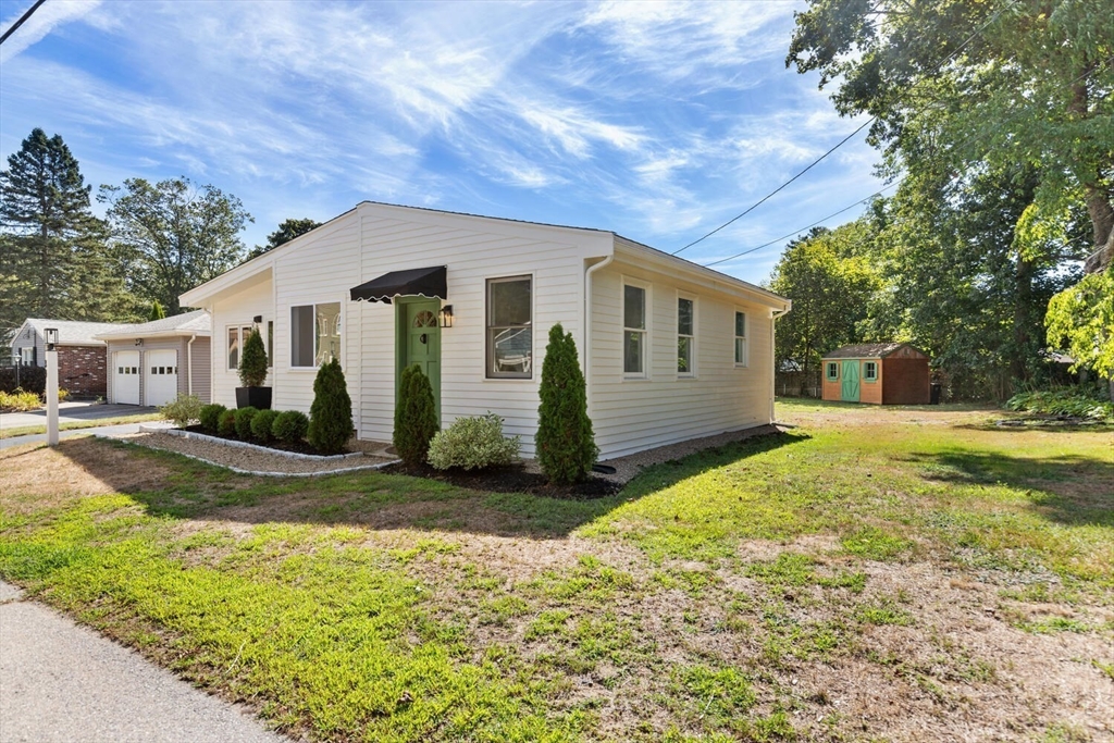 34 Knowlton Street Hamilton, MA 01982 - Photo 8 of 19 Gallery Image 8