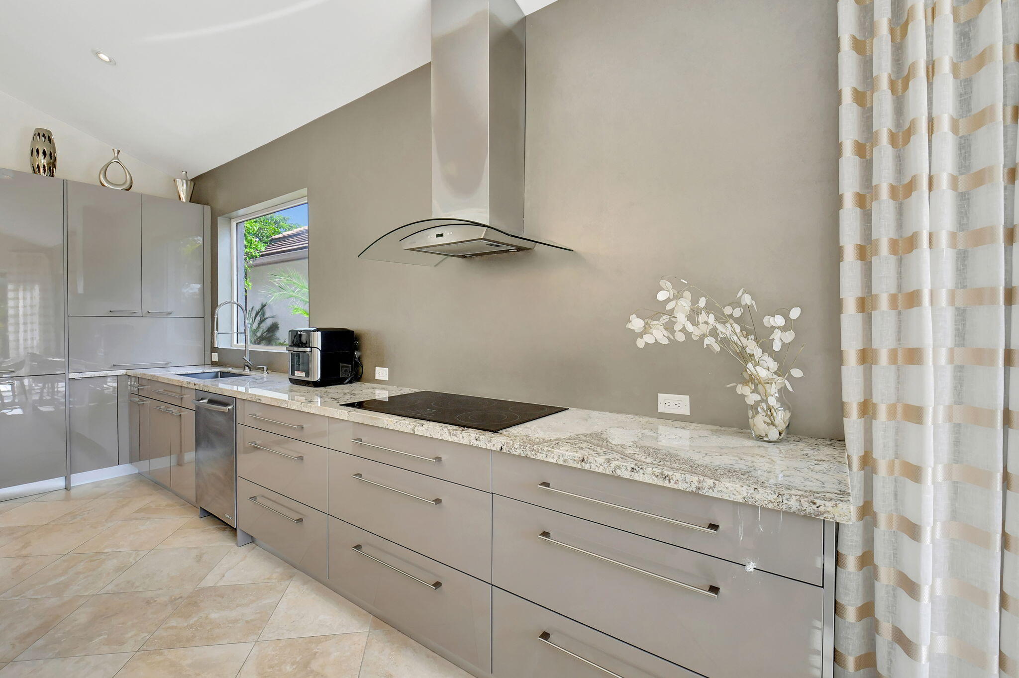 5468 Northwest 20th Avenue Boca Raton, FL 33496 - Photo 12 of 34 11-web-or-mls-DSC_6219