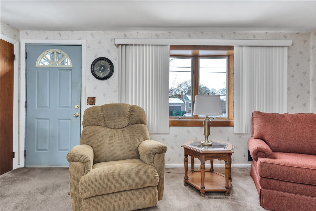 22 Hagerstown Road Warwick, RI 02886 - Photo 13 of 23