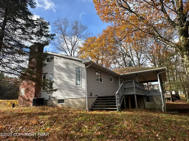 $325,000 | 3099 Highway 715, Henryville, PA 18332