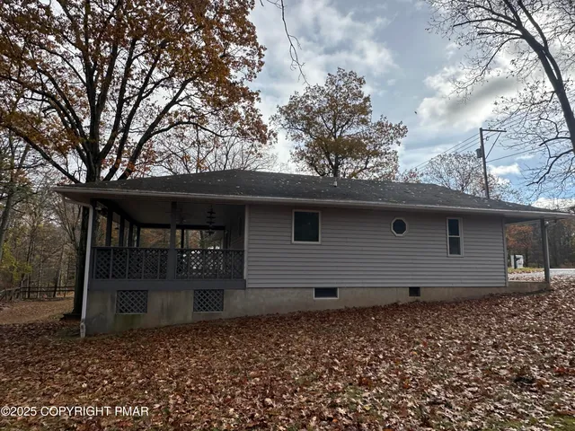 $325,000 | 3099 Highway 715, Henryville, PA 18332