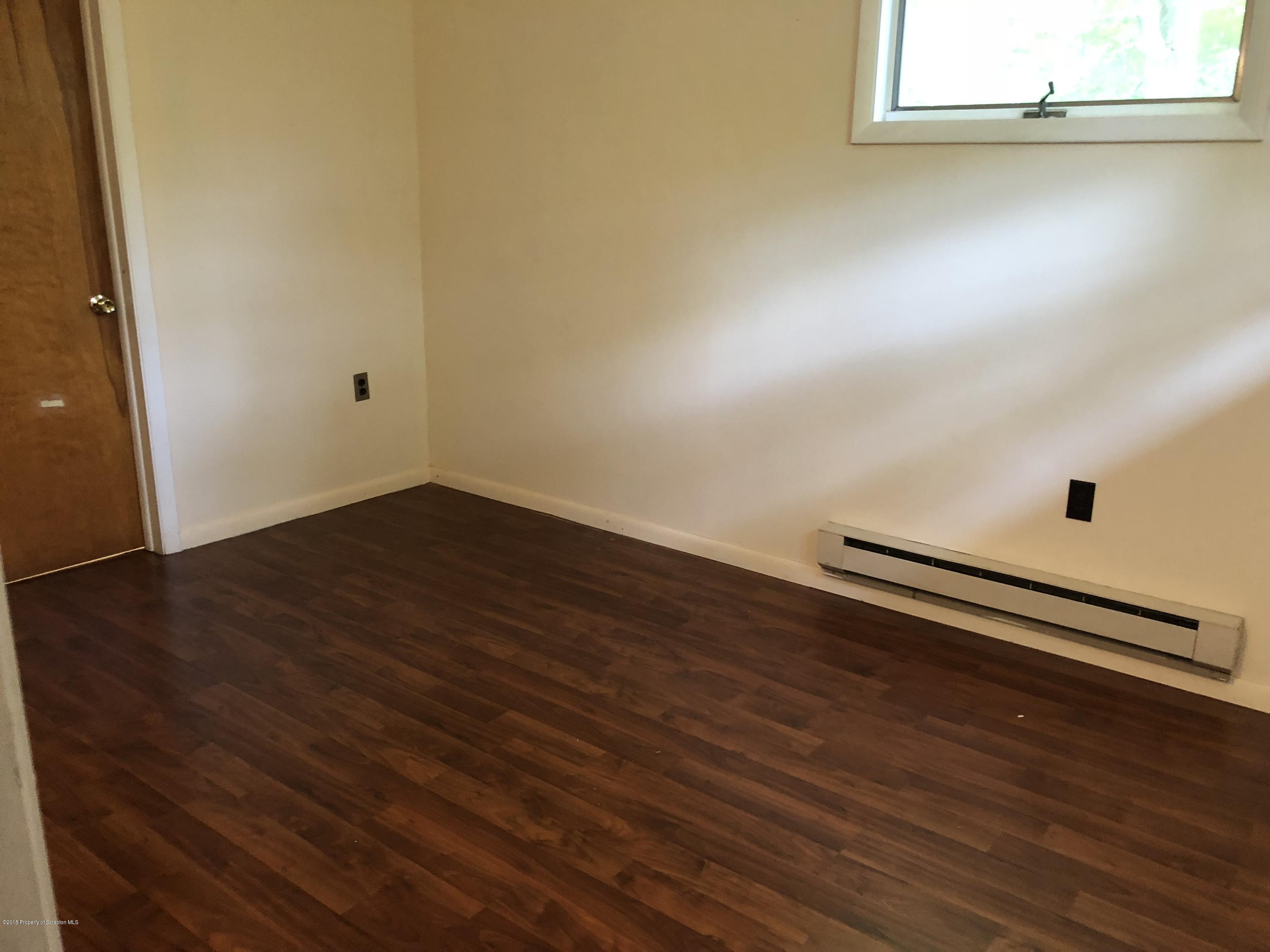 610 Mc Andrew Road Moscow, PA 18444 - Photo 12 of 24 Gallery Image 12