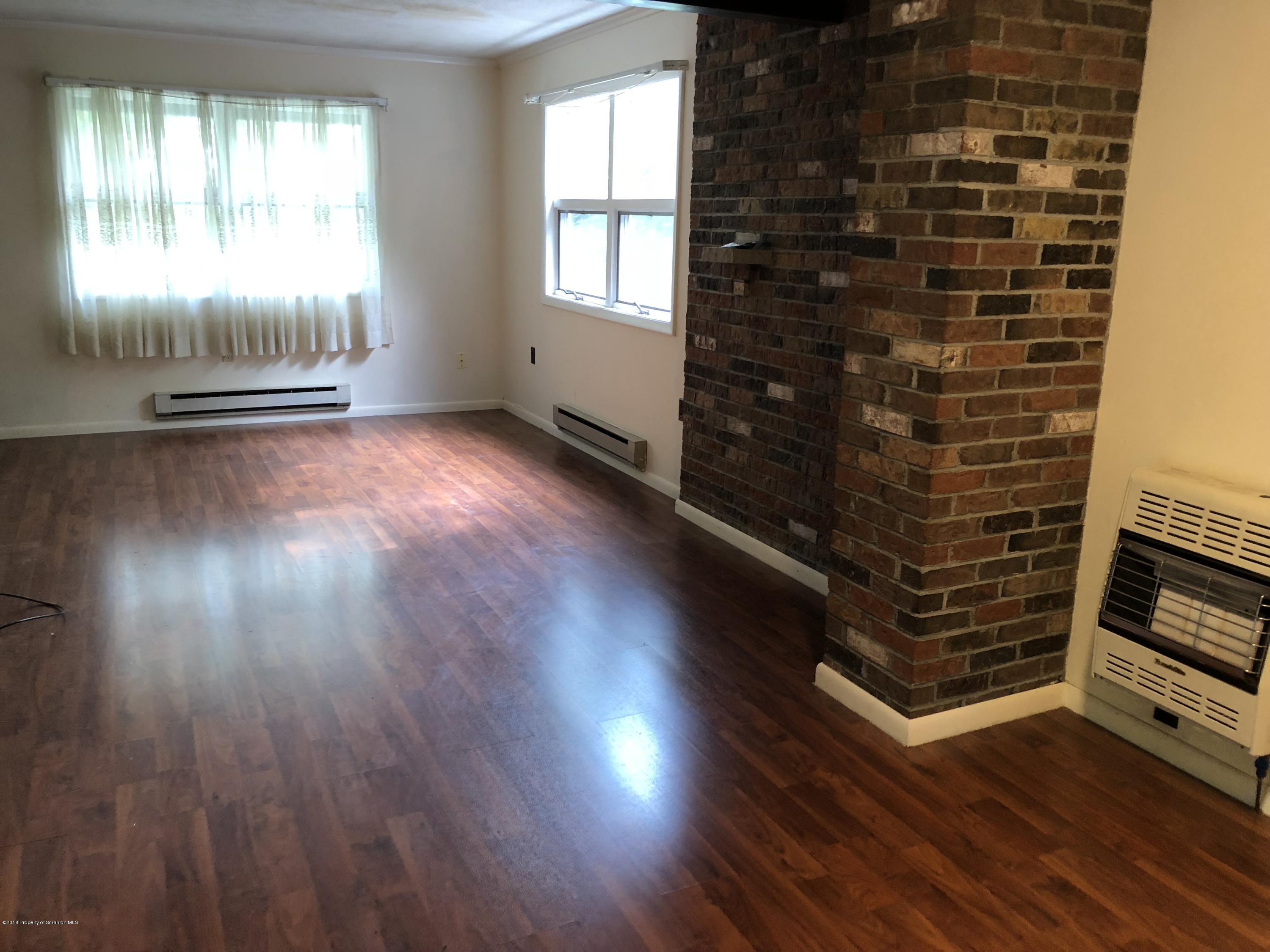610 Mc Andrew Road Moscow, PA 18444 - Photo 3 of 24 Gallery Image 3