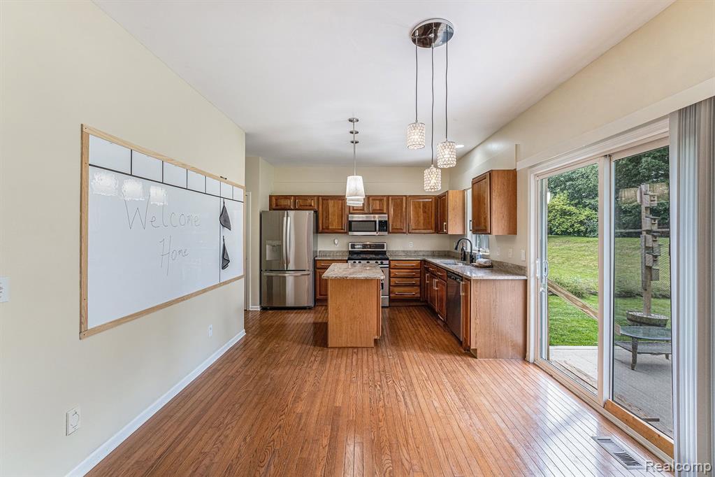 902 Deer Valley Road Holly, MI 48442 - Photo 11 of 30