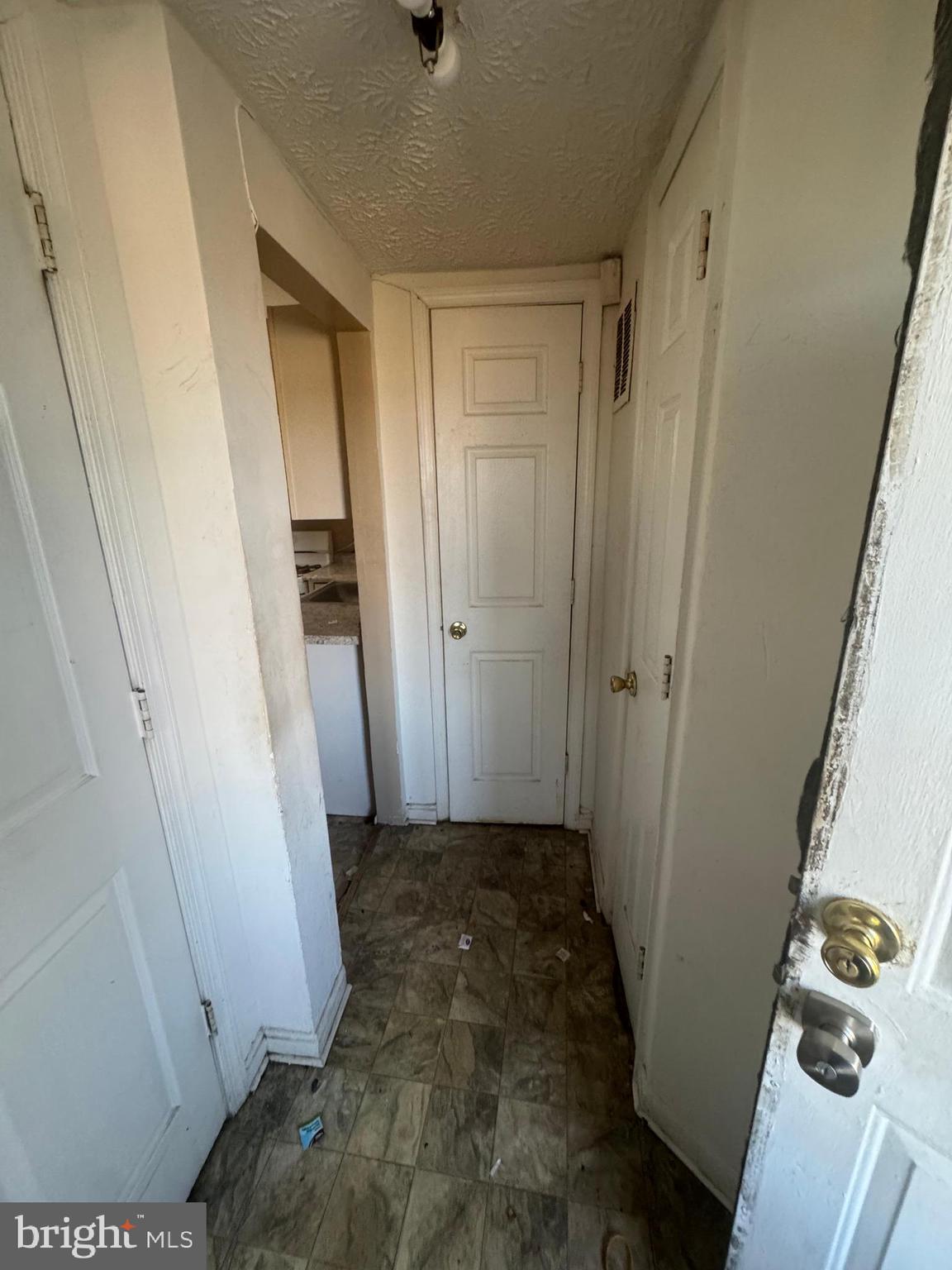 515 Cherry Hill Road Baltimore, MD 21225 - Photo 19 of 62 a view of room