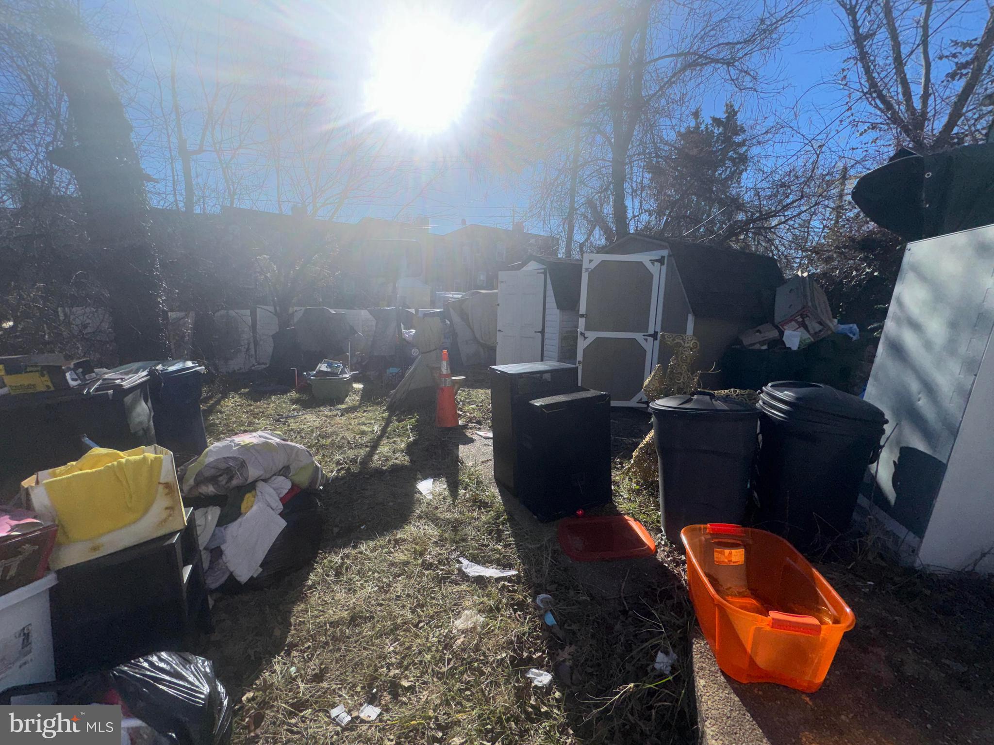 515 Cherry Hill Road Baltimore, MD 21225 - Photo 58 of 62 a living room with furniture