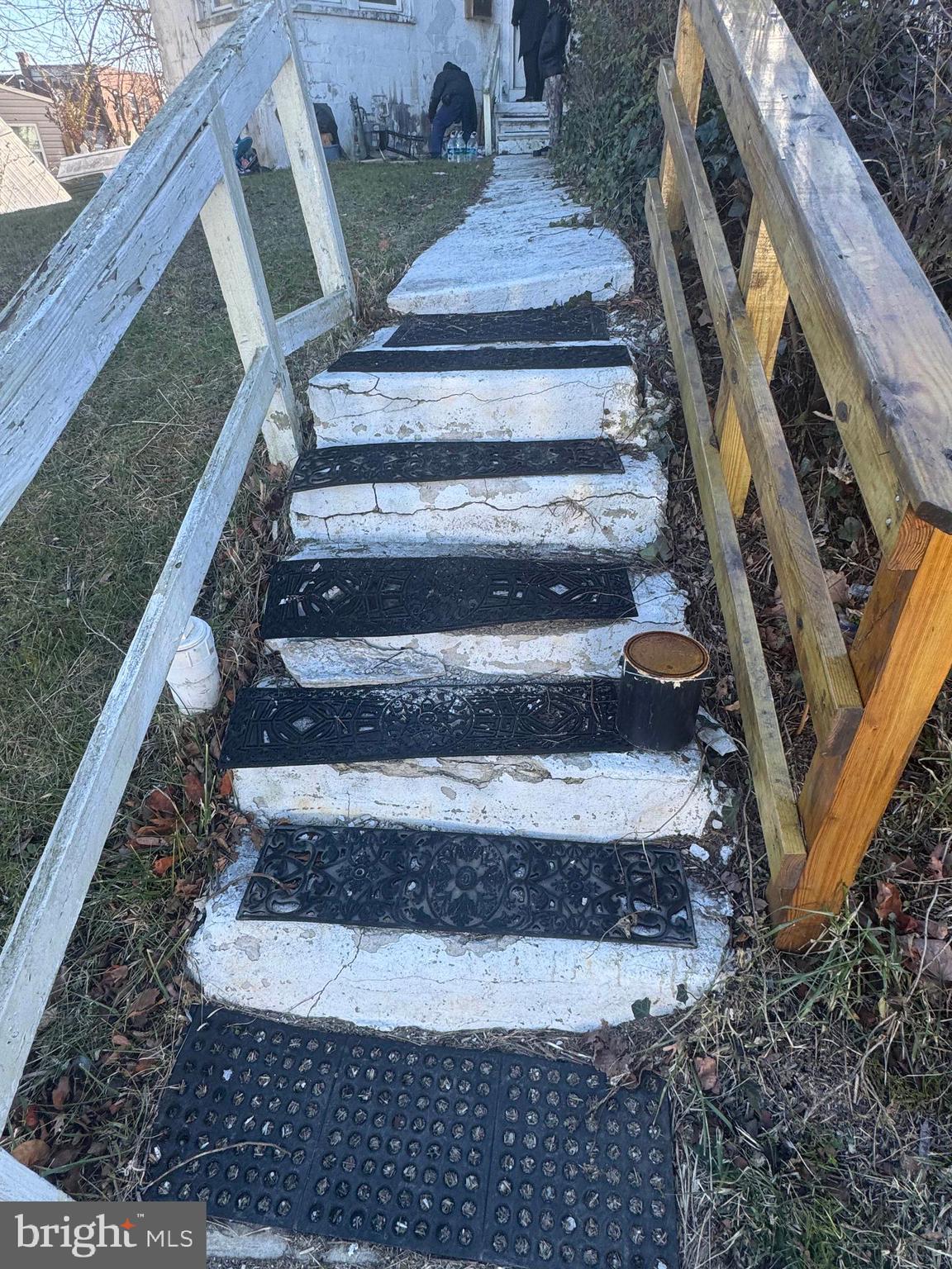 515 Cherry Hill Road Baltimore, MD 21225 - Photo 7 of 62 a view of entryway