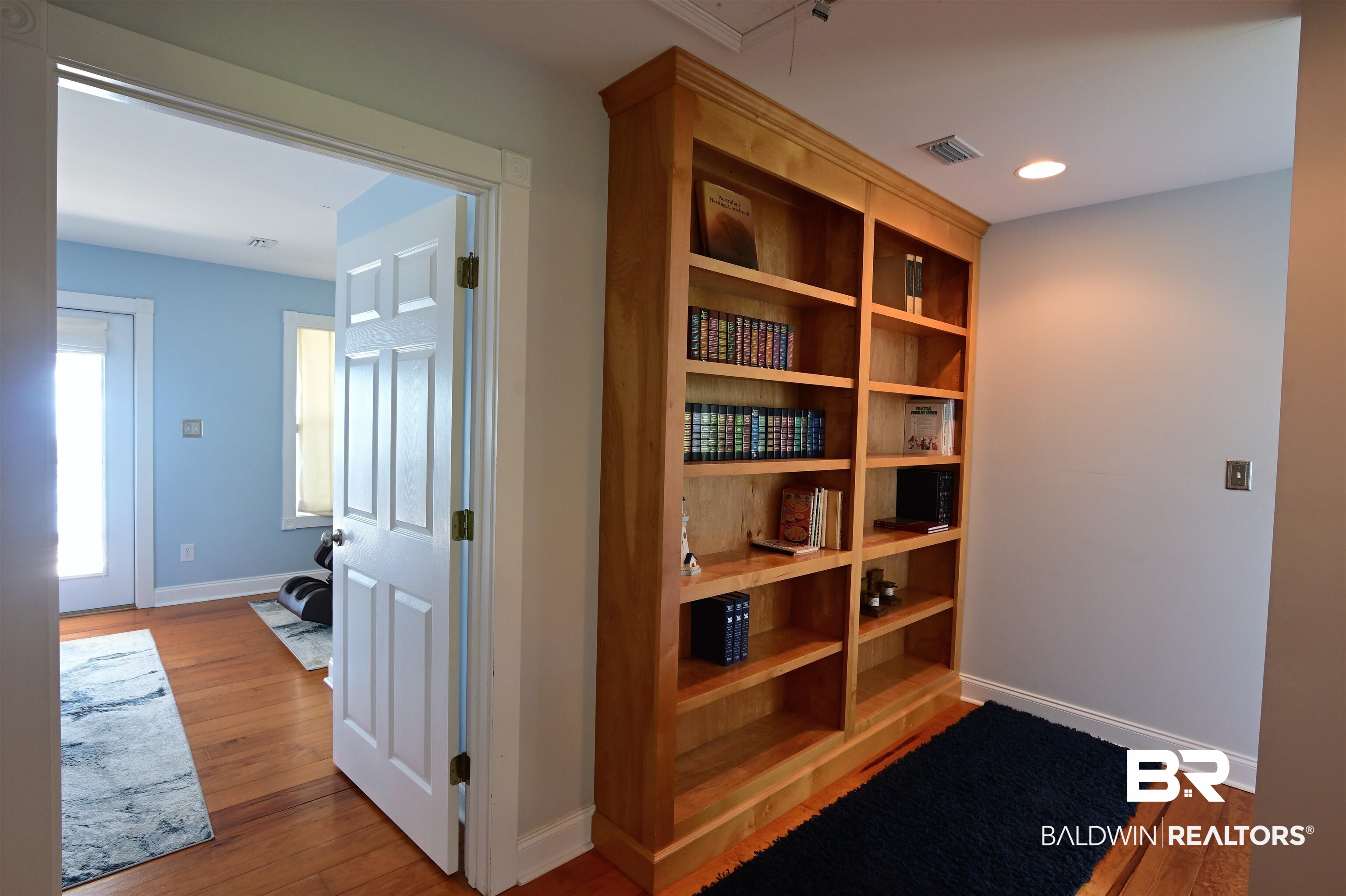 9397 South Bay Street Foley, AL 36535 - Photo 43 of 57 Unit 1 hallway