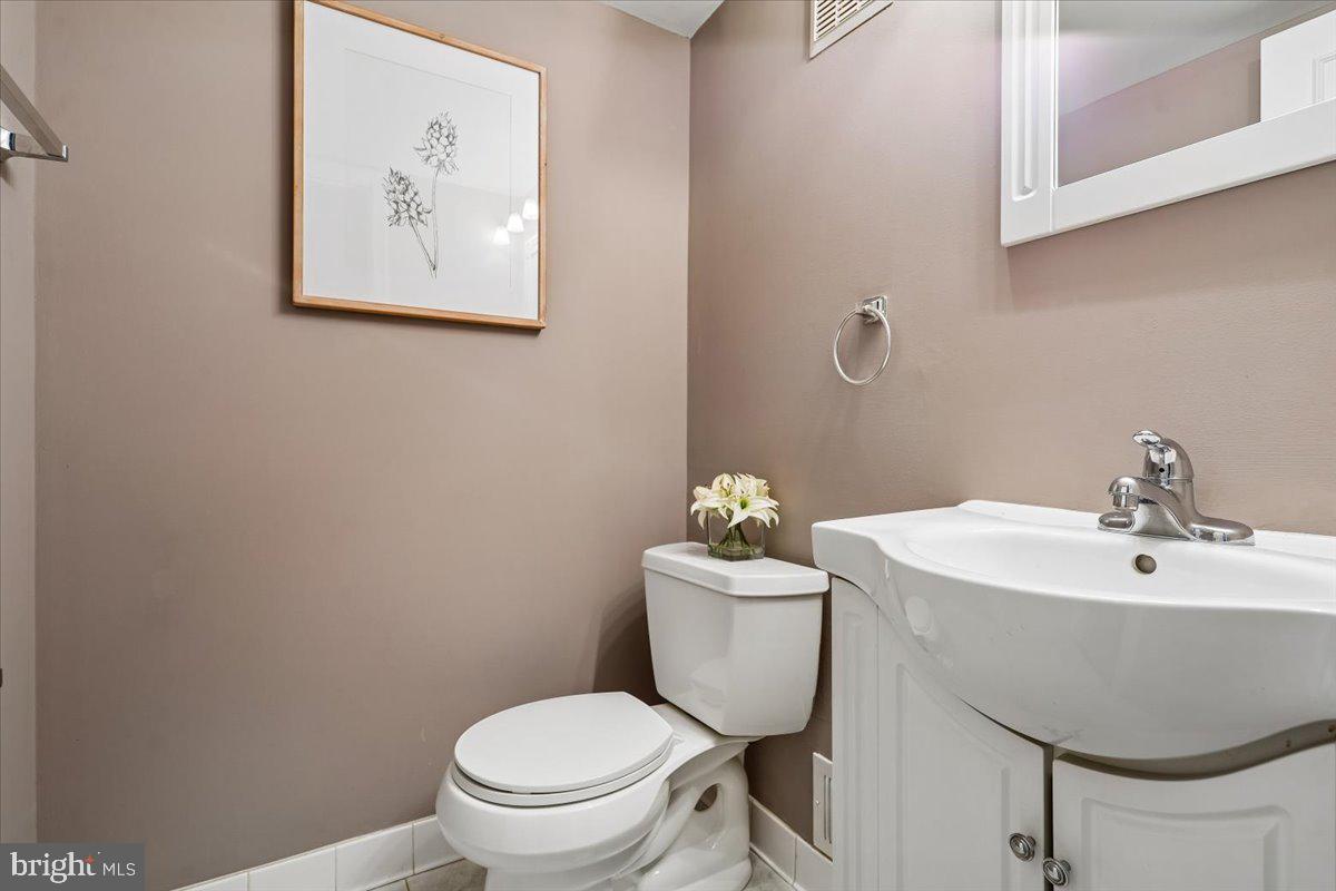 1851 Wainwright Drive Reston, VA 20190 - Photo 15 of 33 Gallery Image 15
