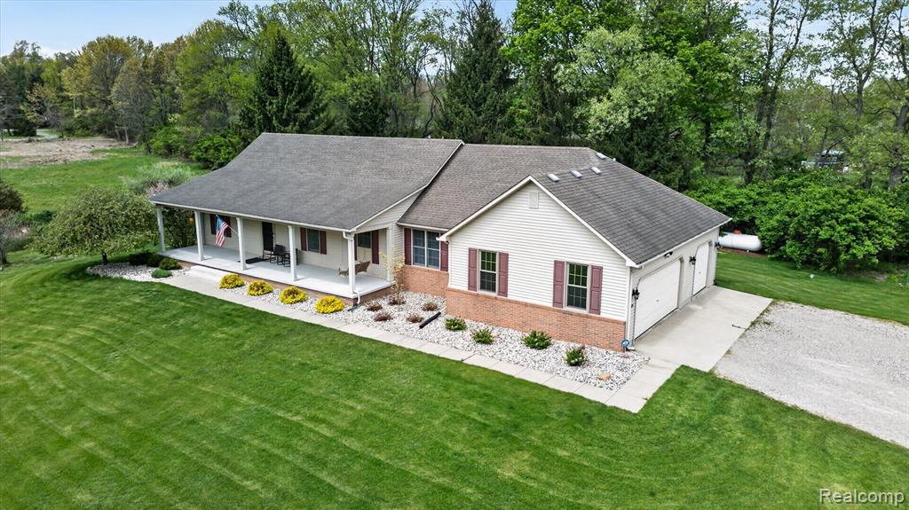 7659 Clyde Road Fenton, MI 48430 - Photo 1 of 52
