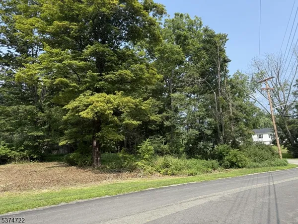 $200,000 | 15 Bernard Drive, Newton, NJ 07860