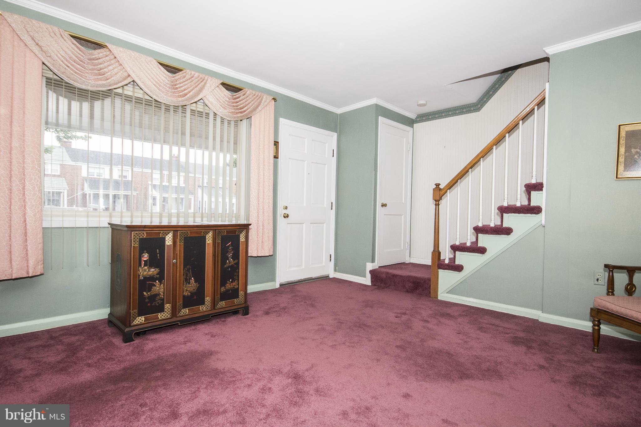 2701 Moorgate Road Baltimore, MD 21222 - Photo 8 of 28 Living Room