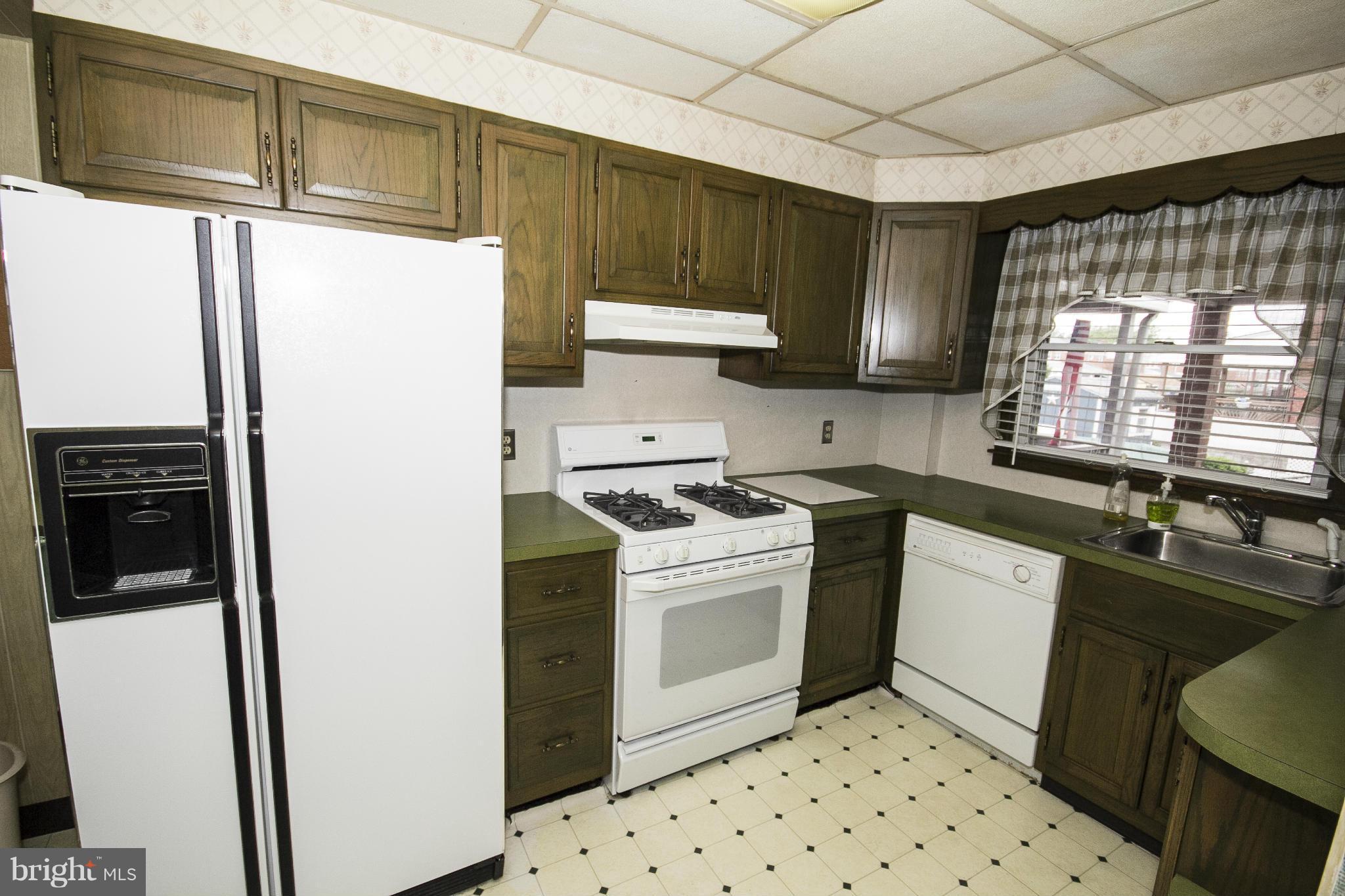 2701 Moorgate Road Baltimore, MD 21222 - Photo 9 of 28 Kitchen