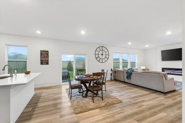 $524,900 | 708 Narvik, Stoughton, WI 53589