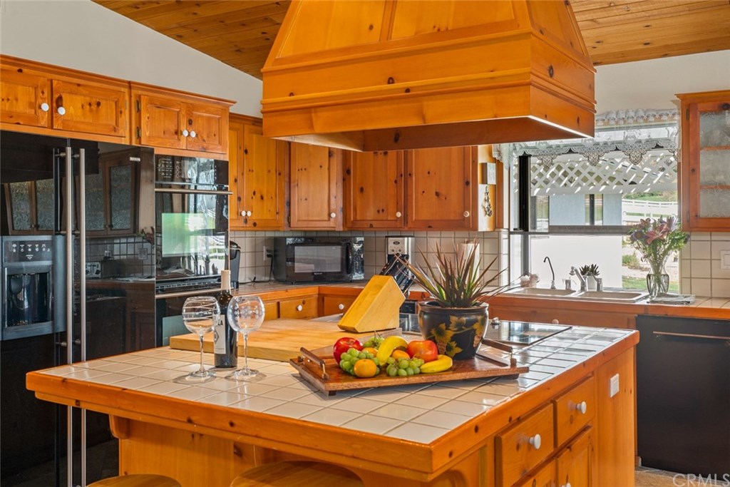 9420 Windmill Road Paso Robles, CA 93446 - Photo 12 of 28