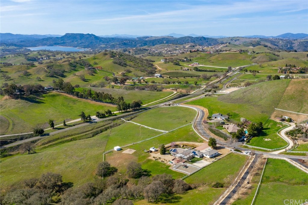 9420 Windmill Road Paso Robles, CA 93446 - Photo 4 of 28