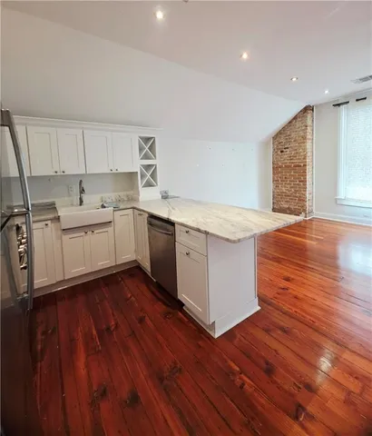 $2,400 | 1002 Third Street, Unit 2, New Orleans, LA 70130