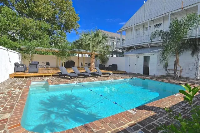 $2,400 | 1002 Third Street, Unit 2, New Orleans, LA 70130