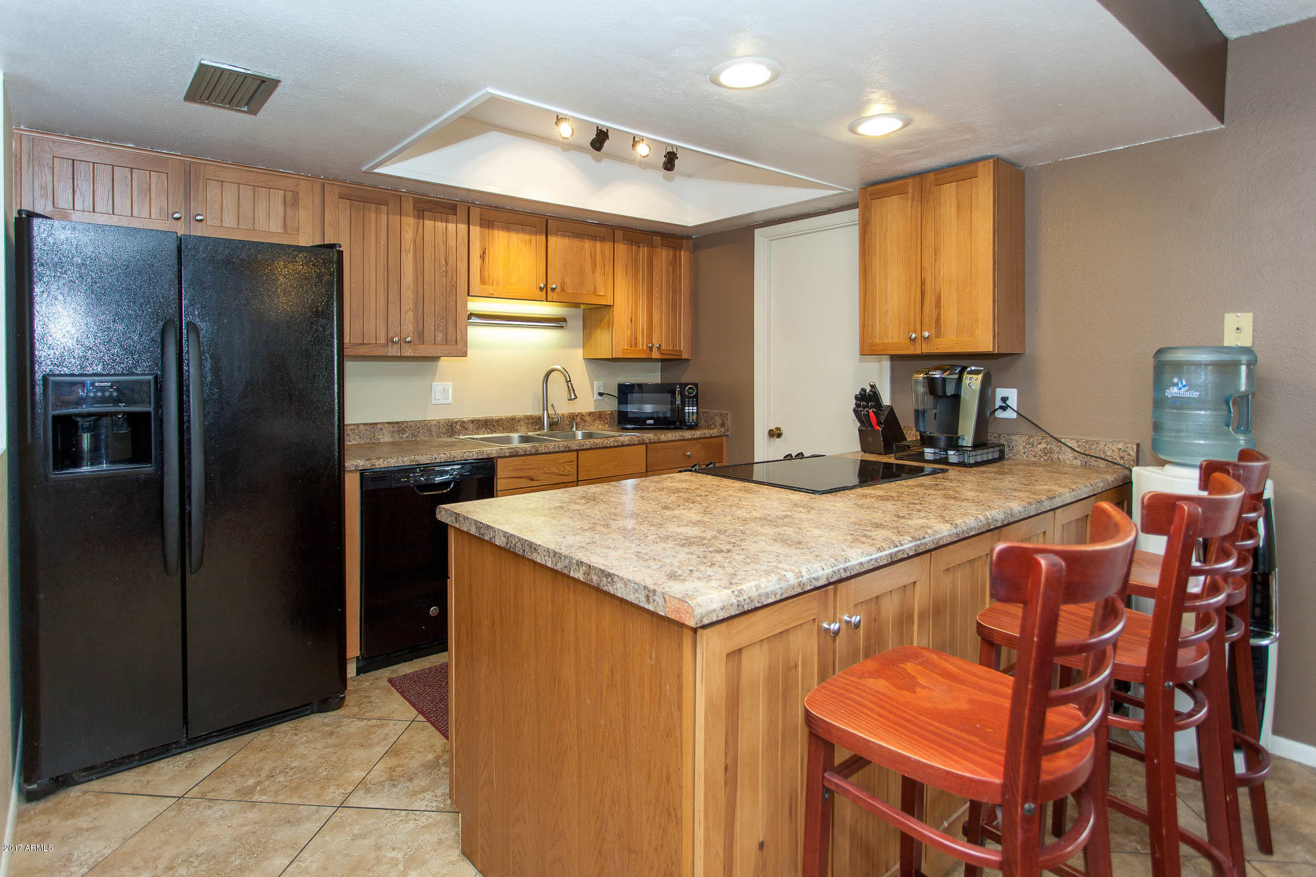 1079 East Carson Drive Tempe, AZ 85282 - Photo 5 of 18 Kitchen