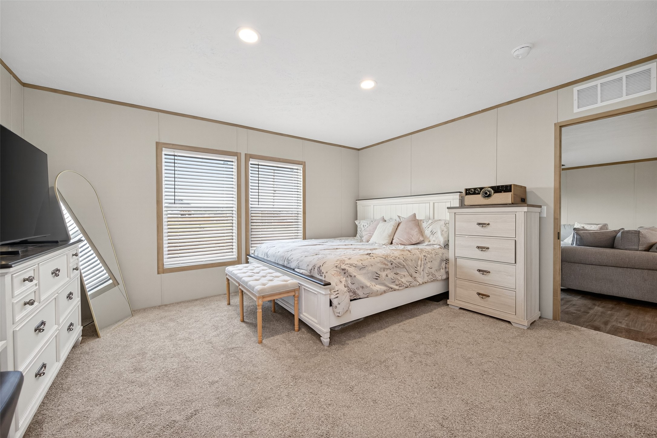 1218 Longleaf Pne Street Huffman, TX 77336 - Photo 14 of 29 Additional angle showcasing the size and functionality of the space