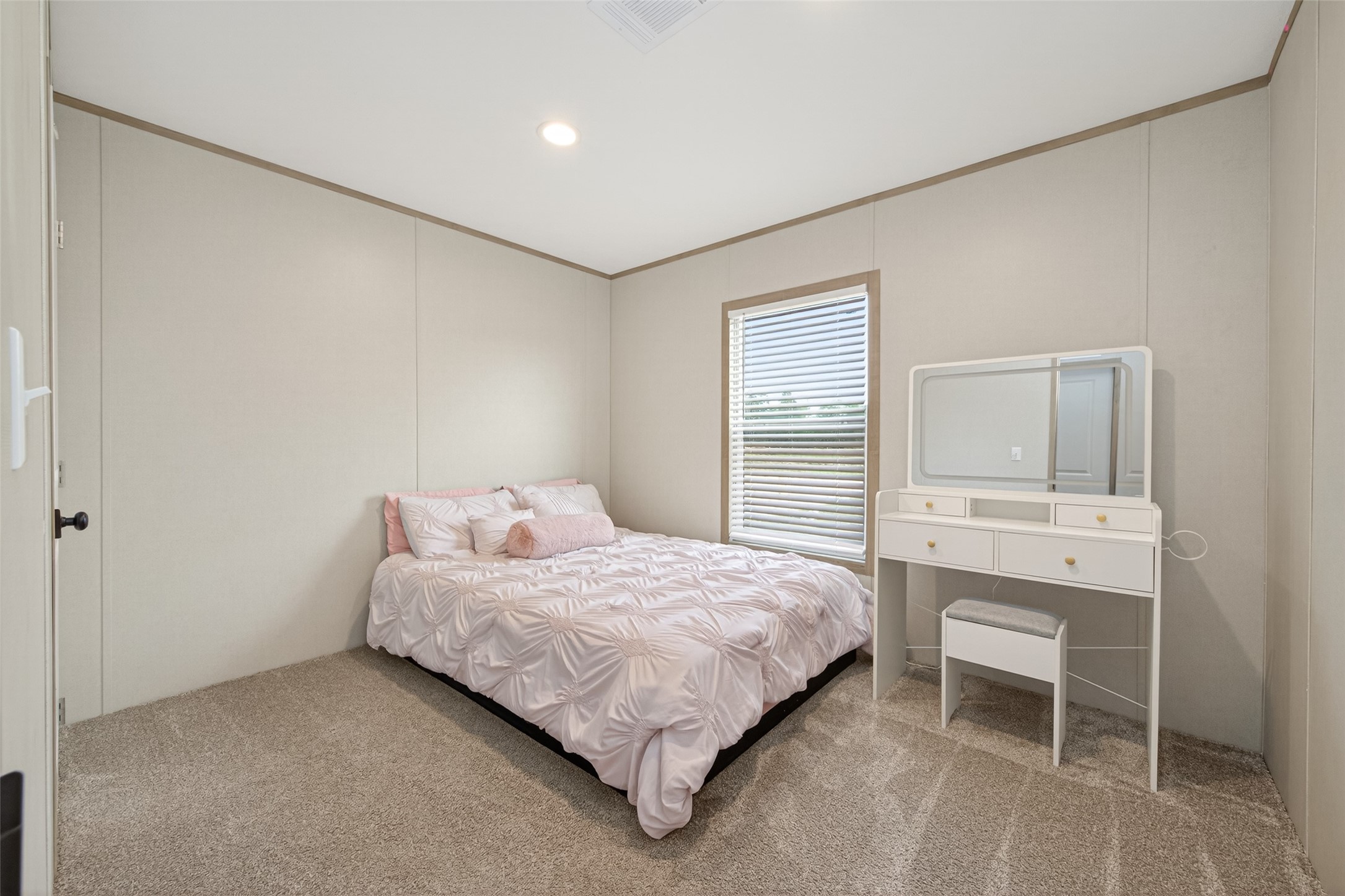 1218 Longleaf Pne Street Huffman, TX 77336 - Photo 21 of 29 Secondary bedroom showcasing flexibility and usability with a clean and practical design