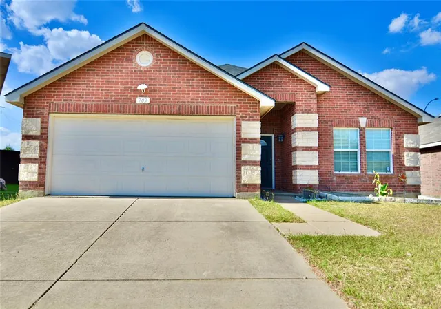 $2,200 | 703 Moss Glen Trail, Arlington, TX 76002