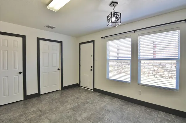 $2,200 | 703 Moss Glen Trail, Arlington, TX 76002