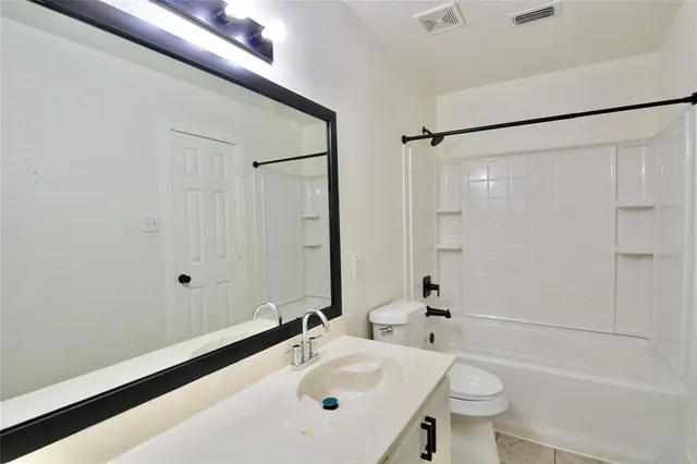 $2,200 | 703 Moss Glen Trail, Arlington, TX 76002