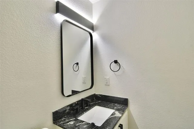 $2,200 | 703 Moss Glen Trail, Arlington, TX 76002