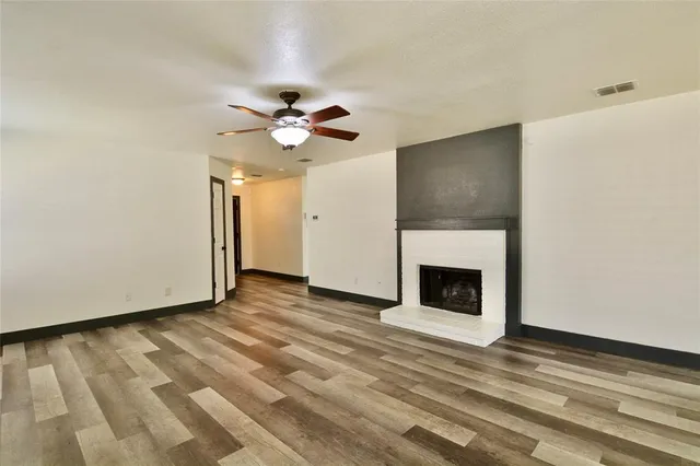 $2,200 | 703 Moss Glen Trail, Arlington, TX 76002