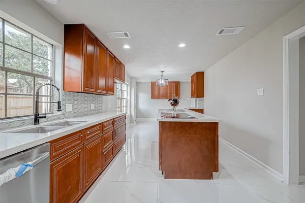 $649,786 | 3102 Glenn Lakes Lane, Missouri City, TX 77459