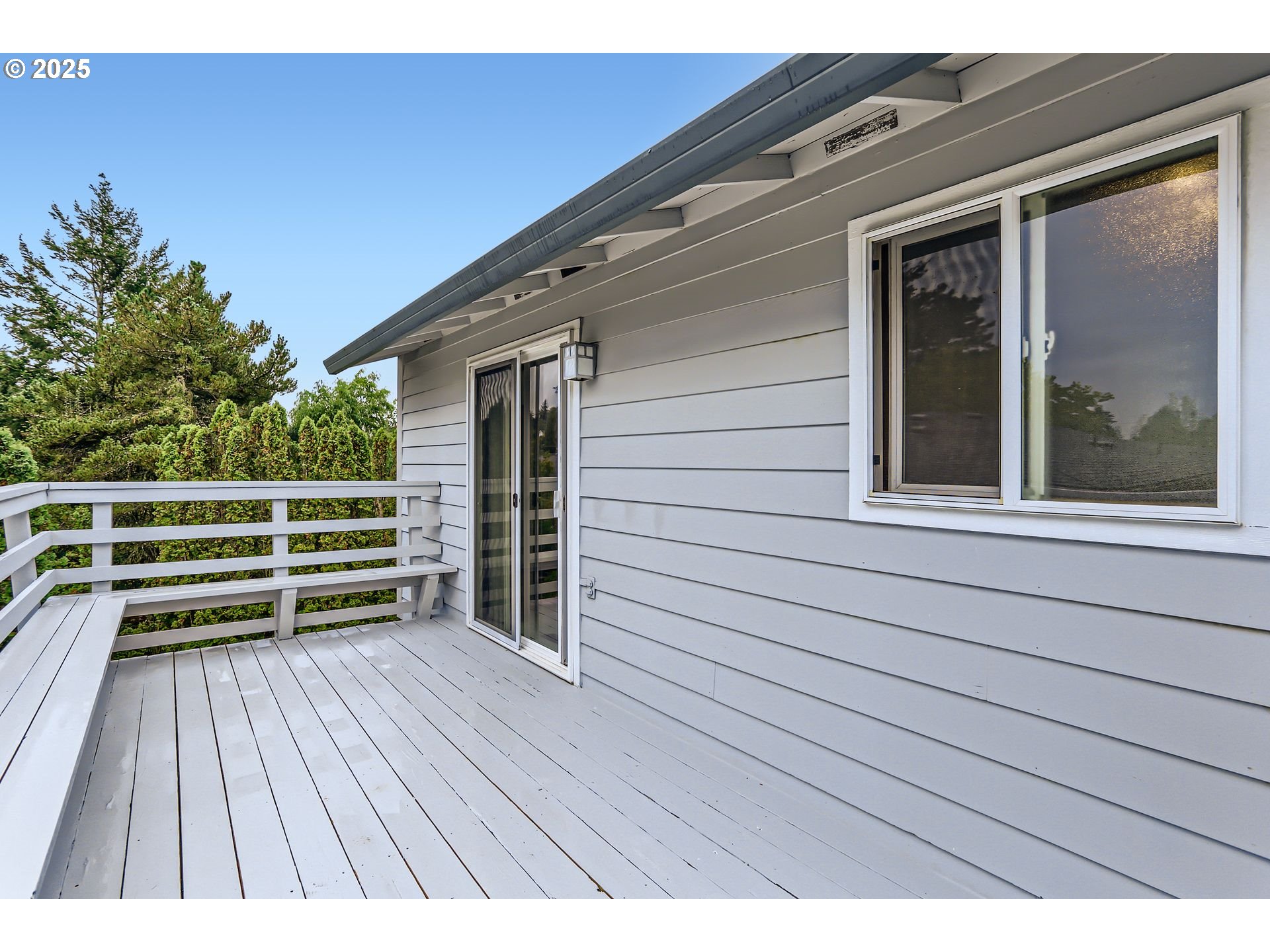 6518 Southwest 35th Avenue Portland, OR 97221 - Photo 36 of 36 a view of outdoor space and deck