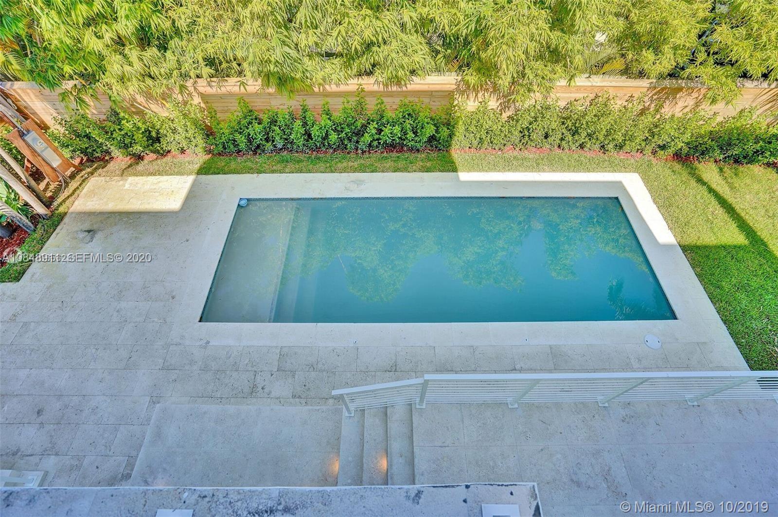 610 Ridgewood Road Key Biscayne, FL 33149 - Photo 8 of 34 Gallery Image 8