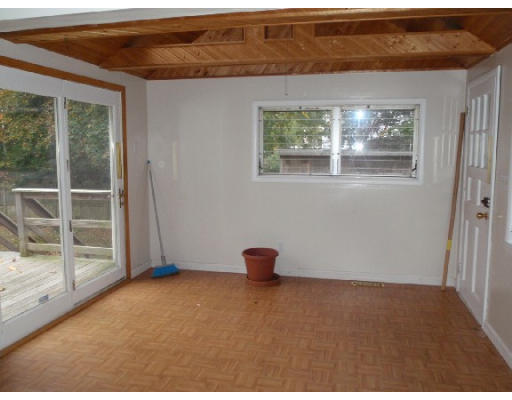 9 Brackett Road Framingham, MA 01702 - Photo 2 of 7 Gallery Image 2
