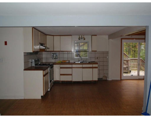 9 Brackett Road Framingham, MA 01702 - Photo 3 of 7 Gallery Image 3