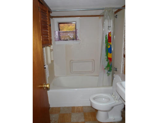 9 Brackett Road Framingham, MA 01702 - Photo 4 of 7 Gallery Image 4