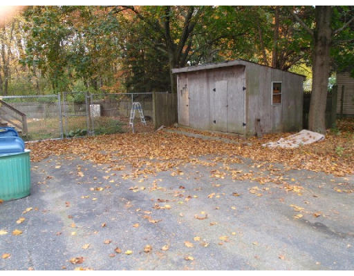 9 Brackett Road Framingham, MA 01702 - Photo 6 of 7 Gallery Image 6