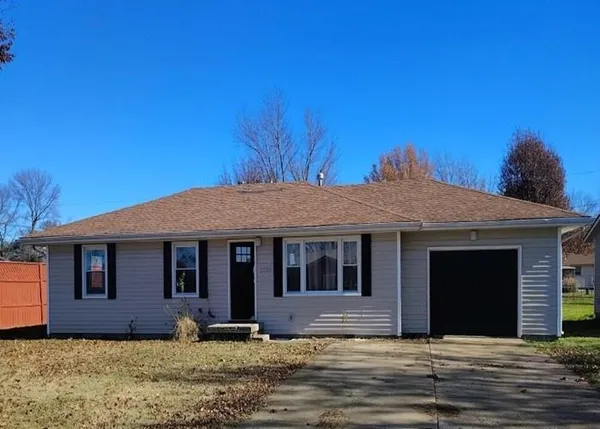$105,152 | 2300 Sunset Avenue, Baxter Springs, KS 66713