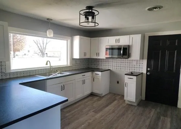 $105,152 | 2300 Sunset Avenue, Baxter Springs, KS 66713