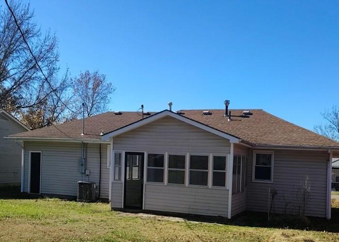 2300 Sunset Avenue Baxter Springs, KS 66713 - Photo 3 of 20