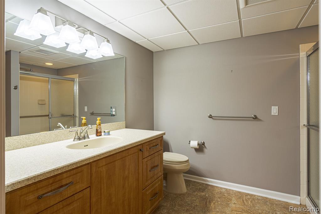 2125 Lagoon Drive Rochester Hills, MI 48309 - Photo 49 of 59