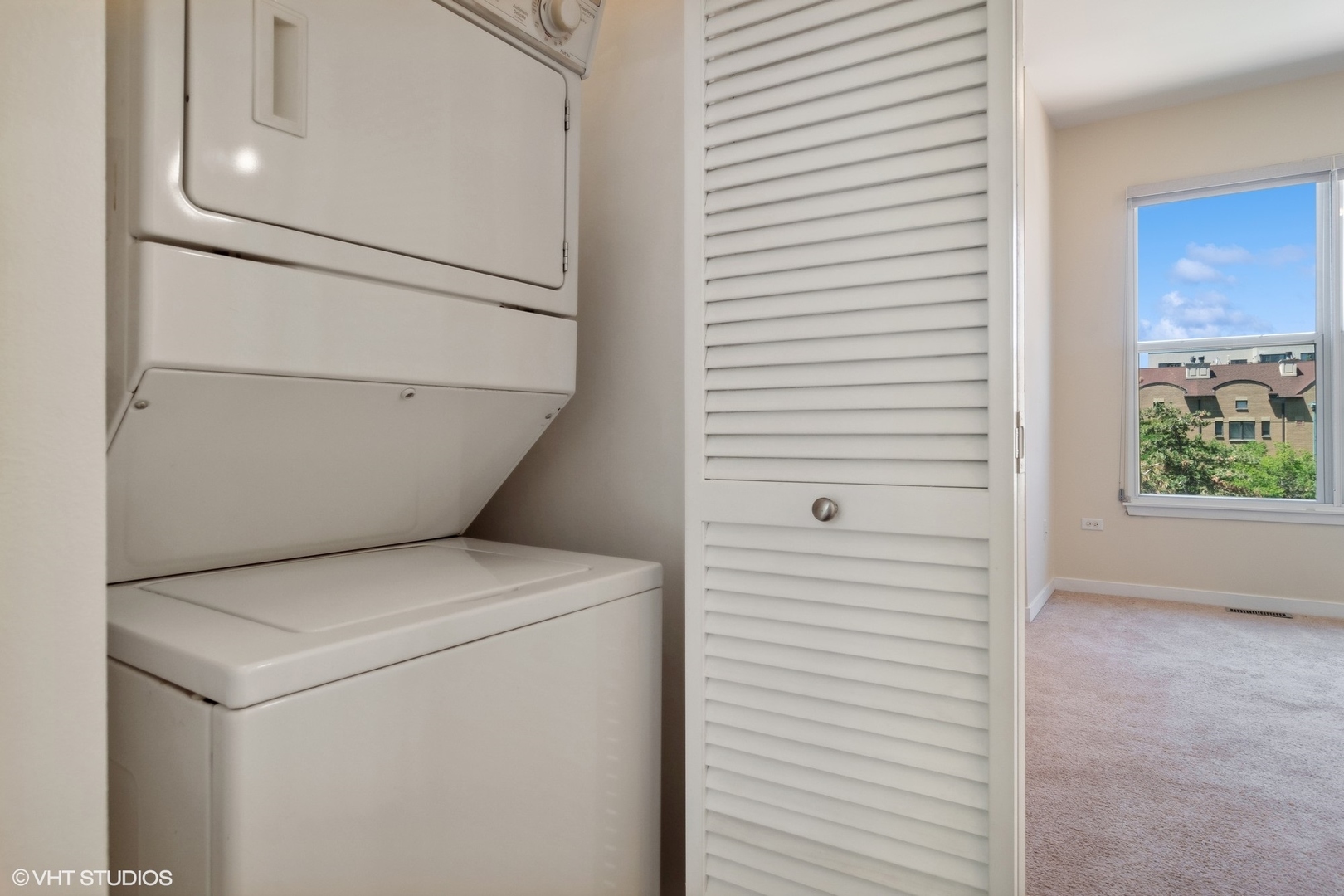 1244 West Monroe Street, Unit 7 Chicago, IL 60607 - Photo 14 of 18 a utility room with dryer and washer